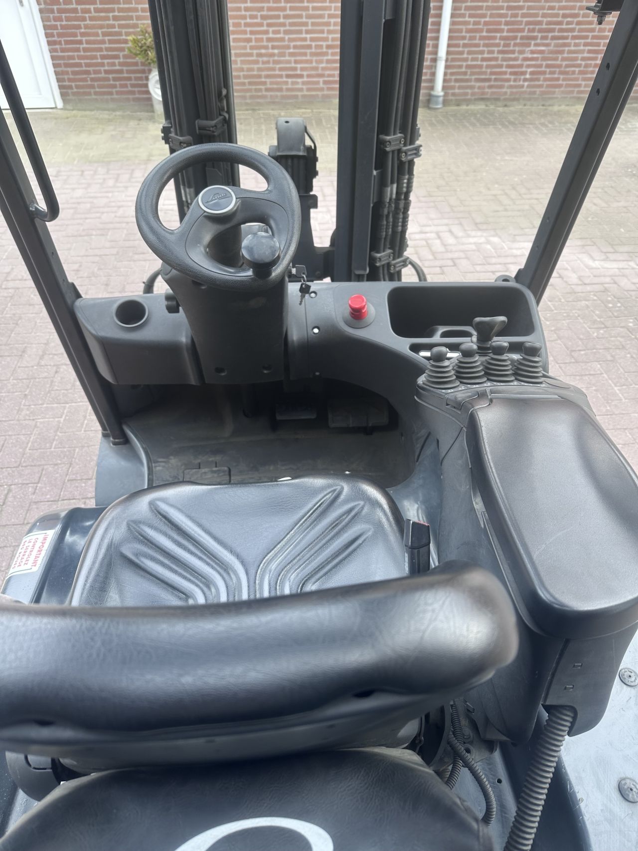 Linde E30-01 3000kg 3200 uur triplo elektrische heftruck