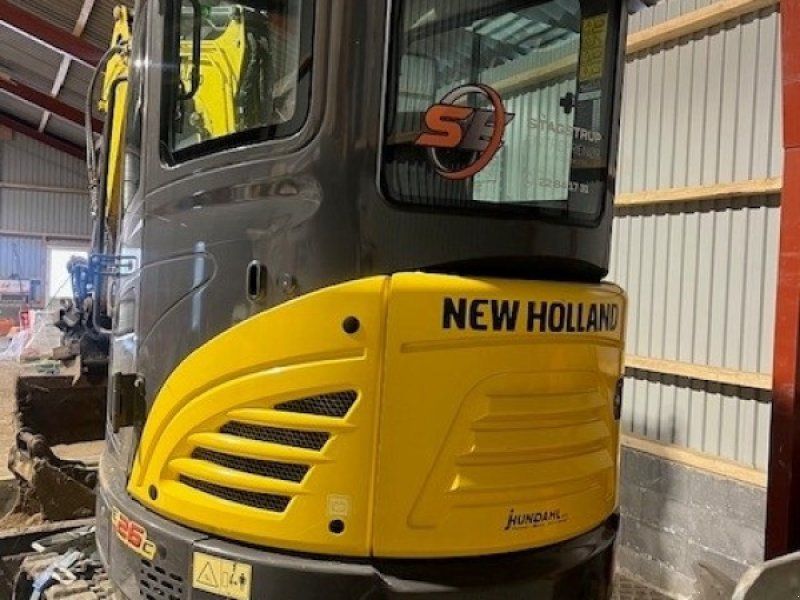 New Holland E26C CAB mini