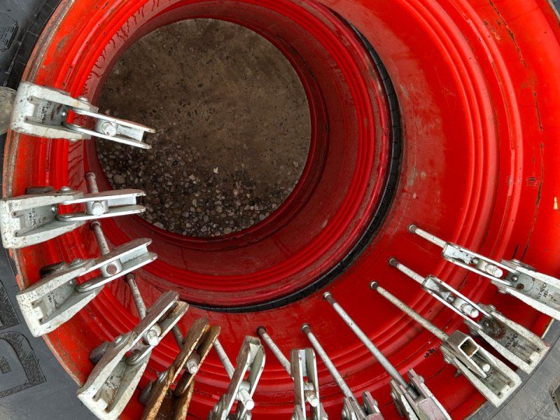 BKT 750/75R46 +  650/65R38 IF / VF