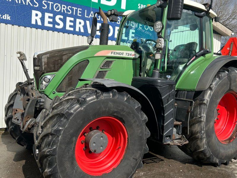 Fendt 724 Vario S4 Profi Plus