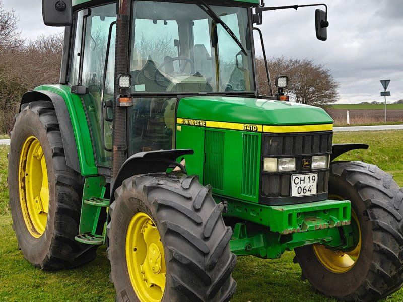 John Deere 6410