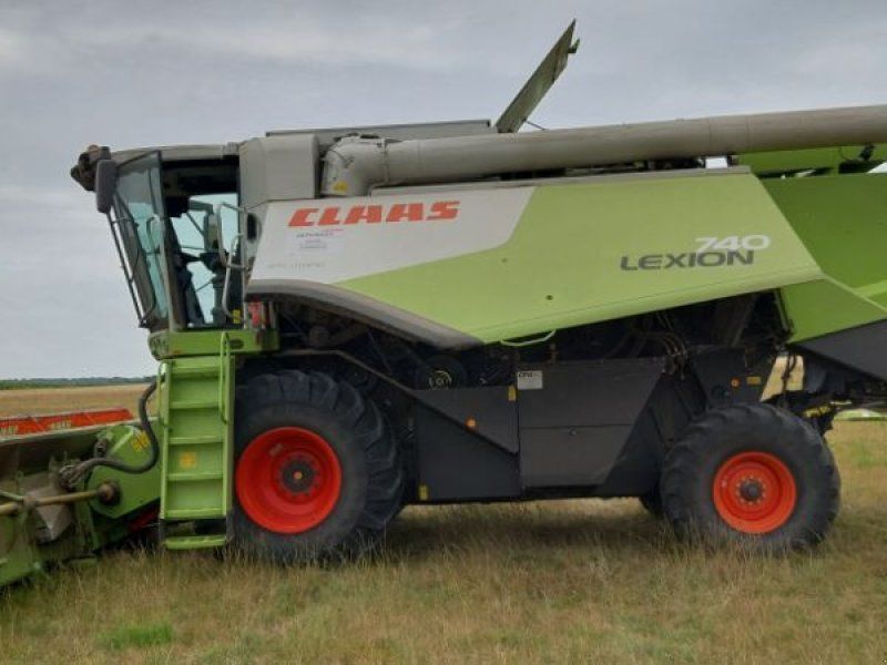 Claas LION 740