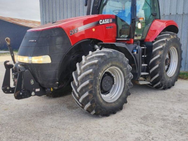 Case IH MAGNUM 235