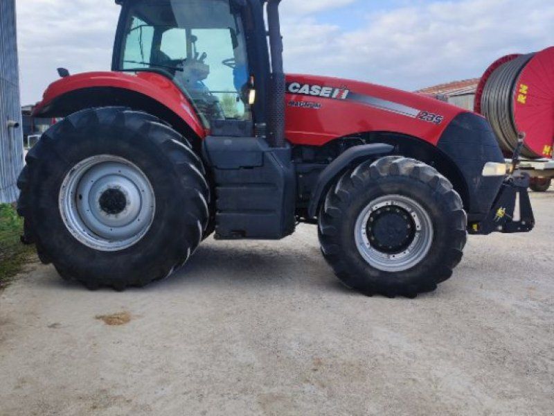 Case IH MAGNUM 235