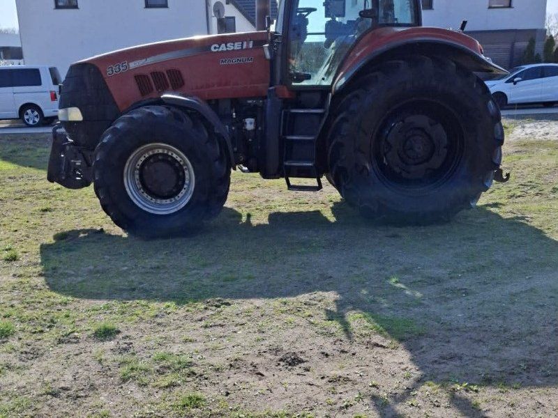 Case IH Magnum 335