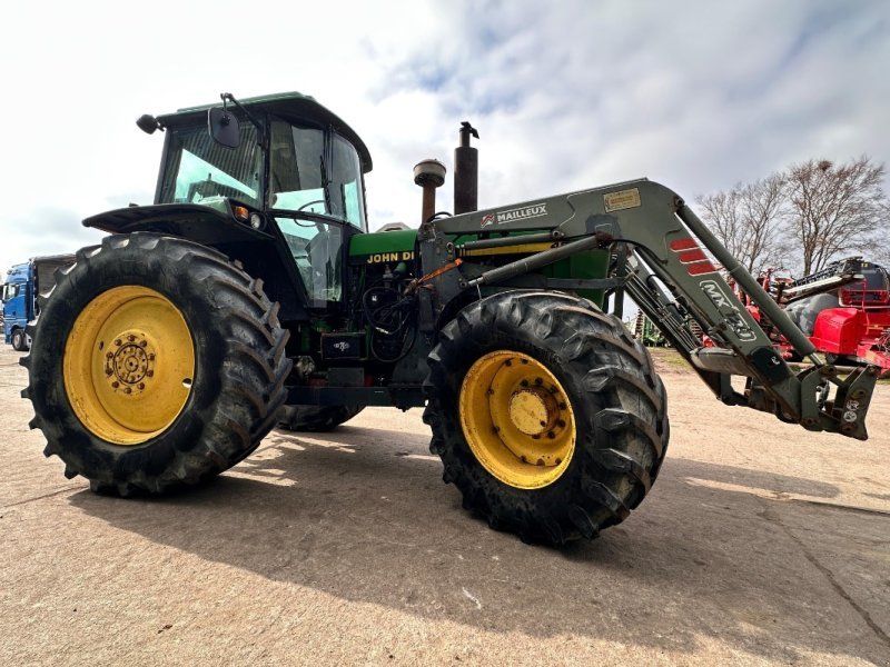 John Deere 4055