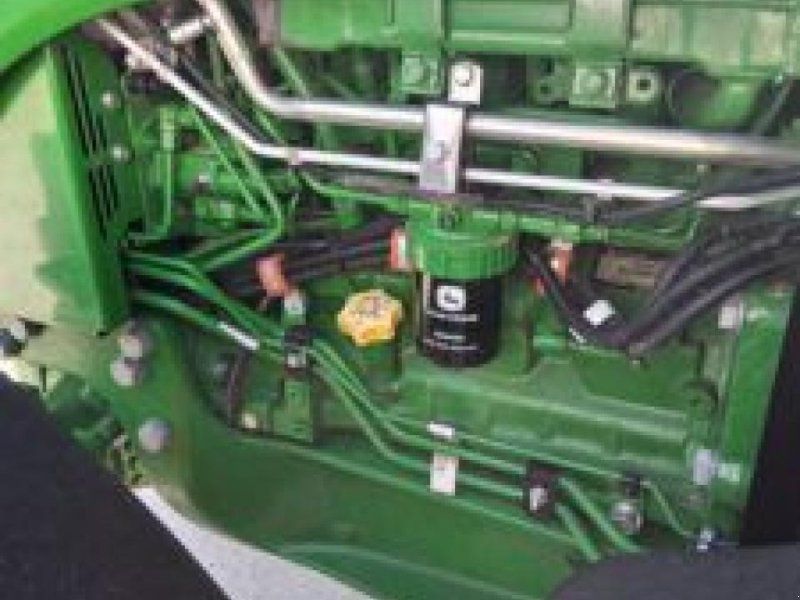 John Deere 6110M