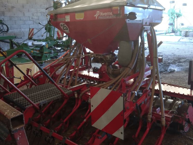 Kverneland ACCORD 4 PNEUMATIQUE