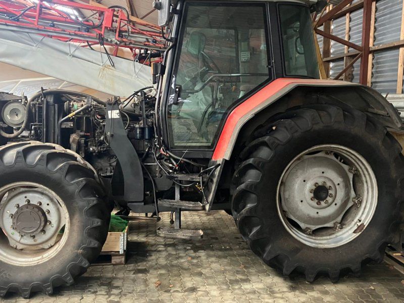 Massey Ferguson 8120
