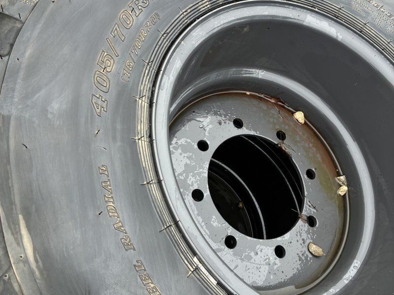 Dunlop SP T9 405/70 R20