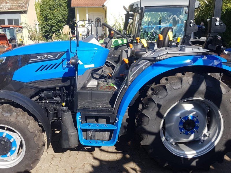 Solis 50 Stage V Aktion  + AS-Radial Reifen + Zugmaul + Zulassungsp