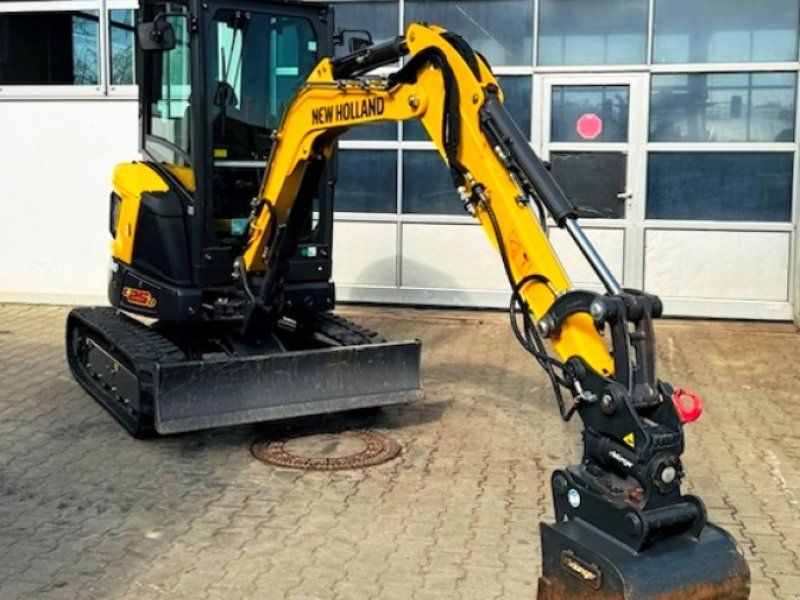 New Holland E 25 C