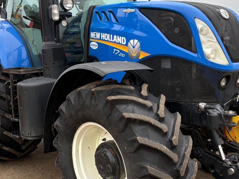New Holland T7.210