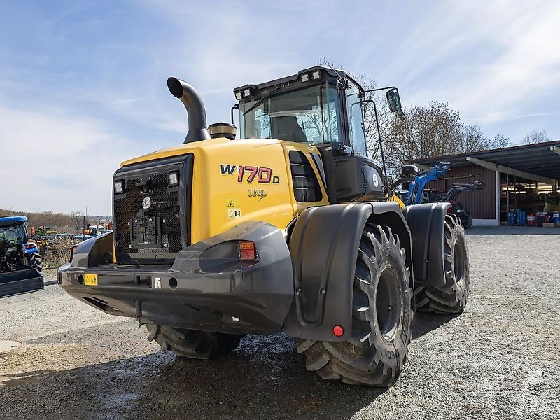New Holland W170D