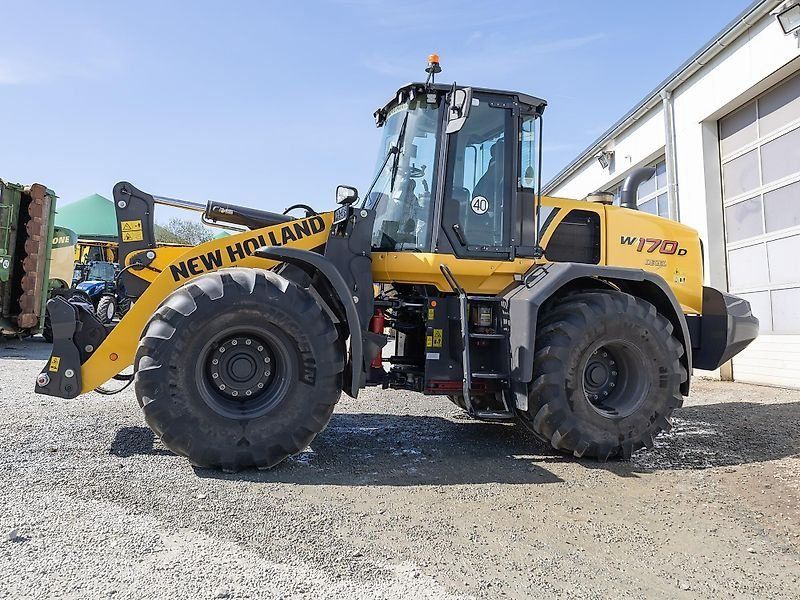 New Holland W170D