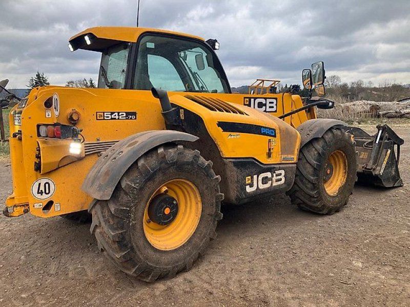 JCB 542-70