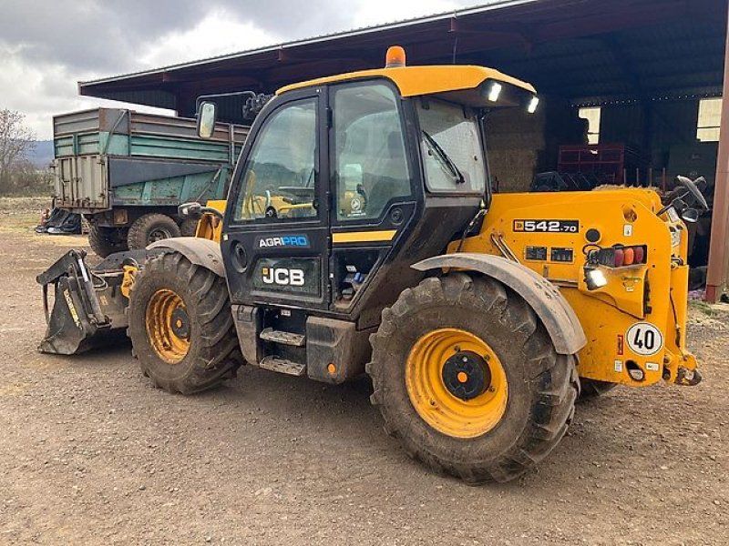 JCB 542-70