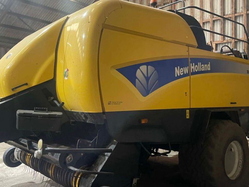 New Holland BB9060 Presser