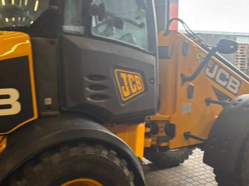 JCB TM220