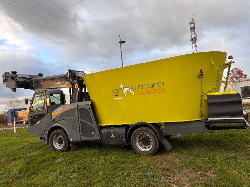 Storti Dobermann SW 200