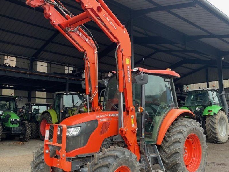 Kubota M 8560