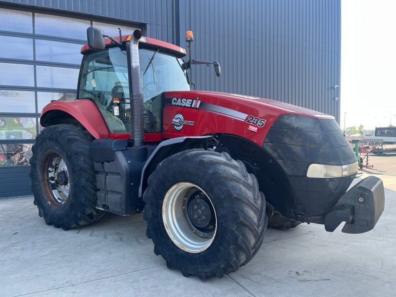 Case IH MAGNUM 235 EP EVOLUTION 235