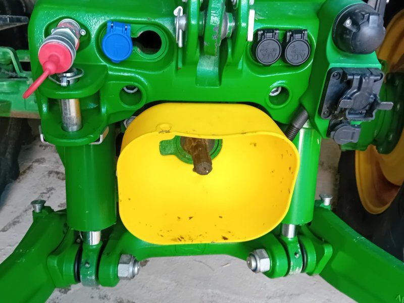 John Deere 6R150