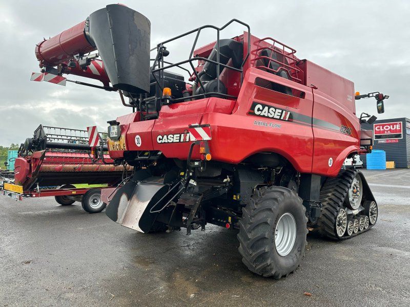 Case IH Moissonneuse batteuse AXIAL-FLOW 8240 HD