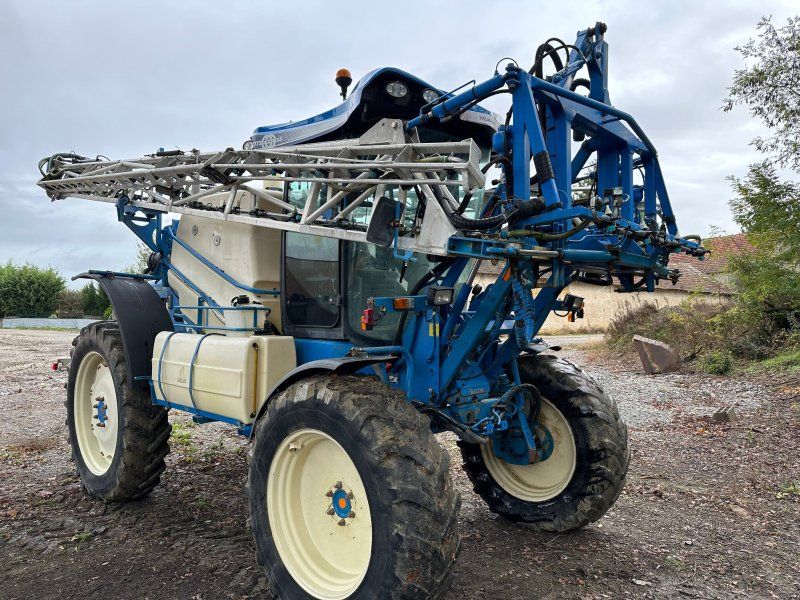 Matrot Pulvérisateur automoteur HELLIOS M24D