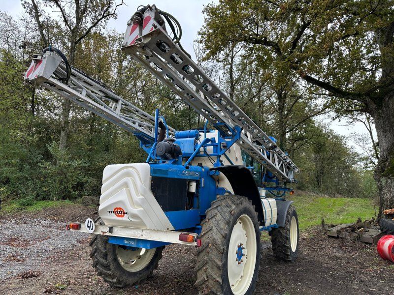 Matrot Pulvérisateur automoteur HELLIOS M24D