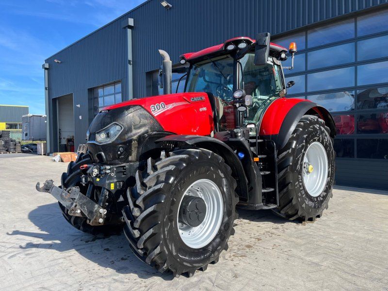 Case IH OPTUM 300 CVX DRIVE
