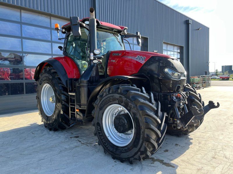 Case IH OPTUM 300 CVX DRIVE
