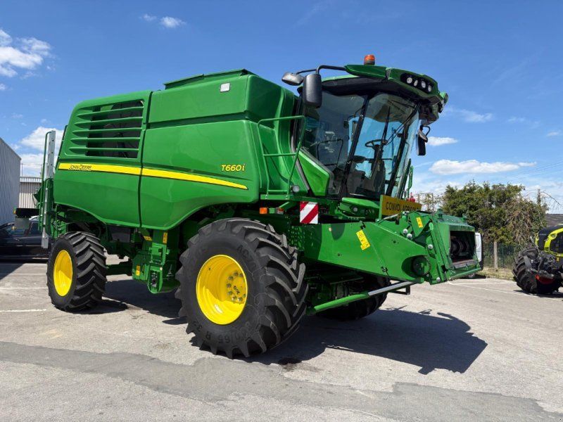 John Deere T660i