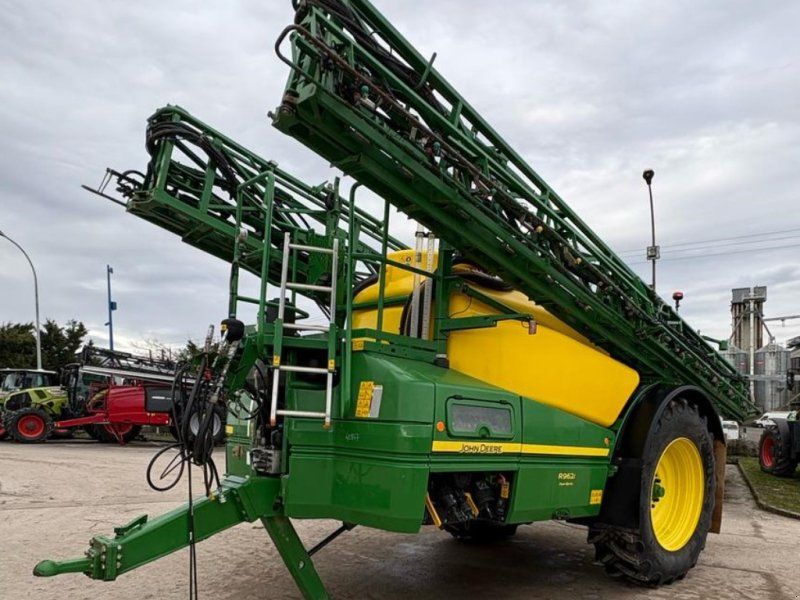 John Deere R962i