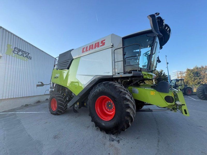 Claas Trion 750