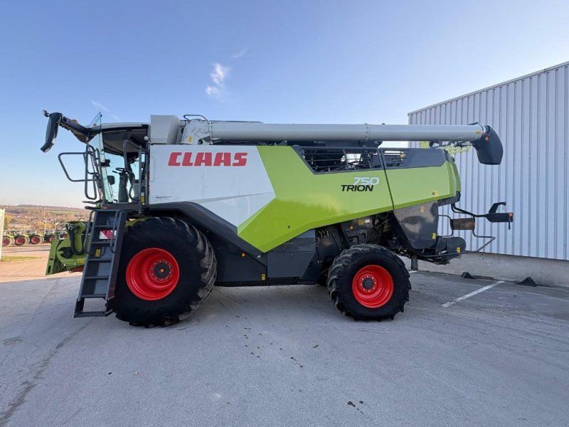 Claas Trion 750