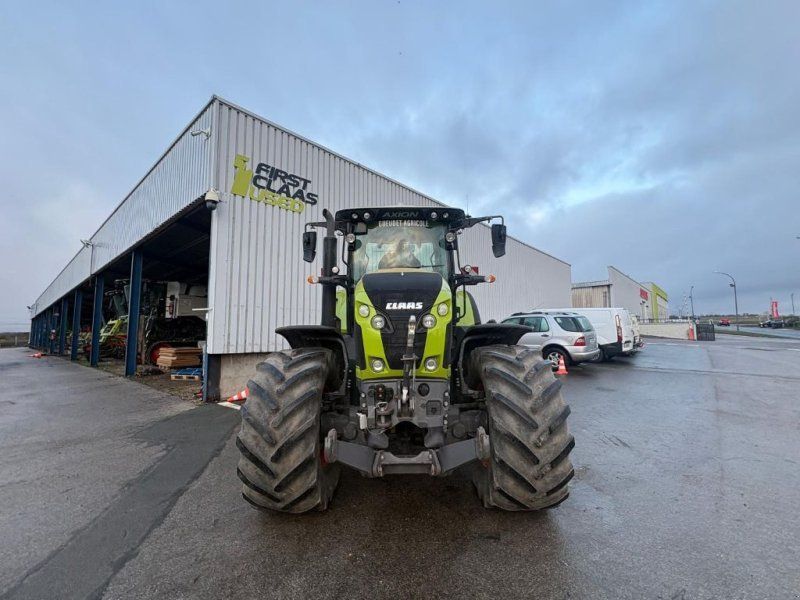 Claas AXION 800