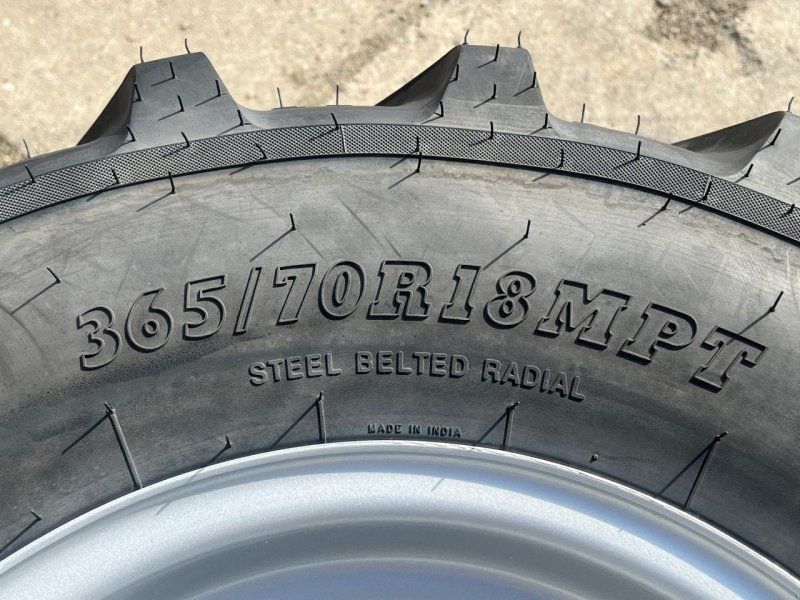 BKT 365/70 R18 4x Kompletträder