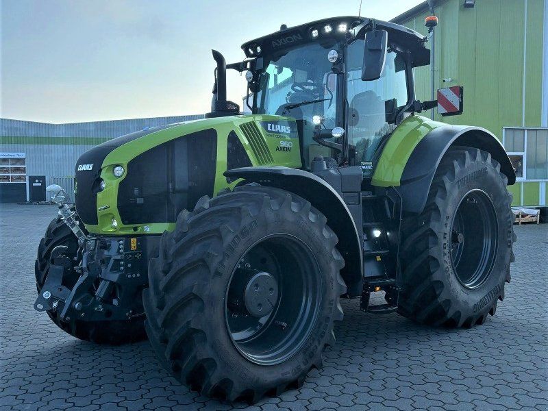 Claas Axion 960 CMATIC Night Edition