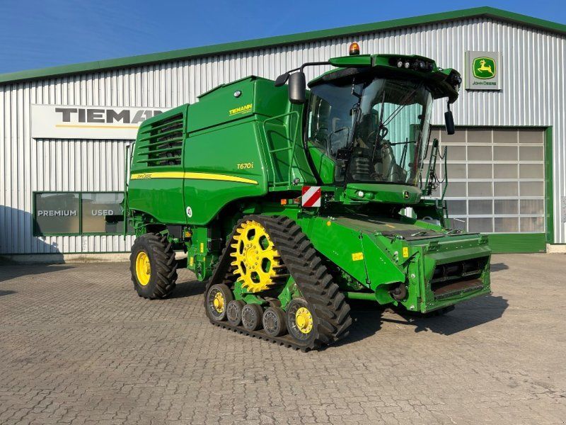 John Deere T670
