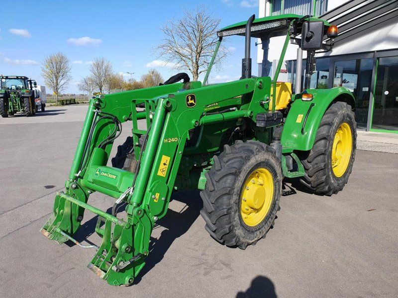 John Deere 5055E Pferde Reitstall