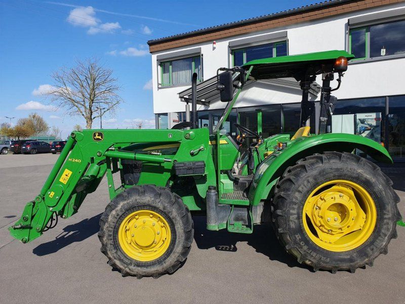 John Deere 5055E Pferde Reitstall