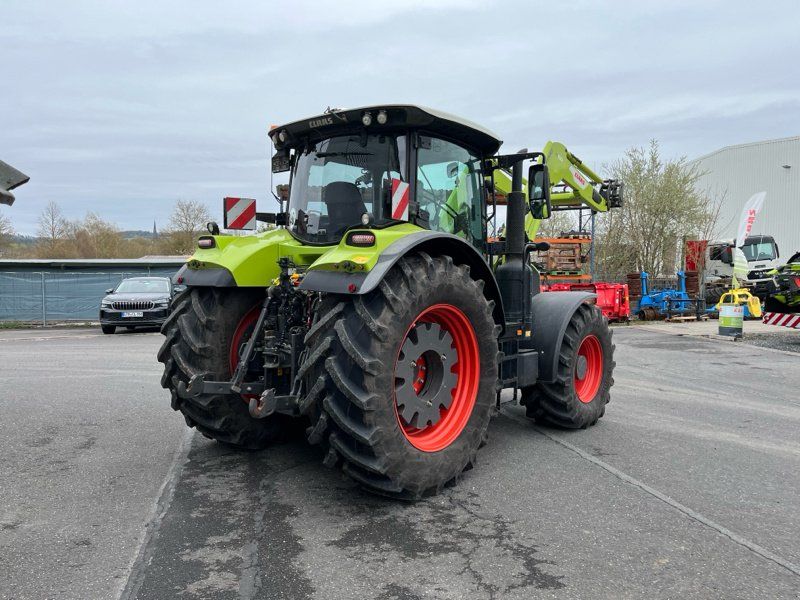 Claas Arion 660