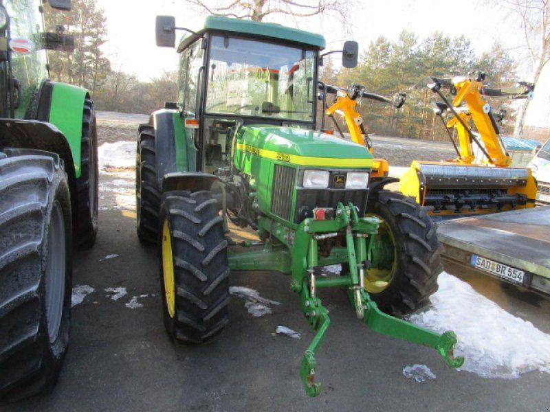 John Deere 5500