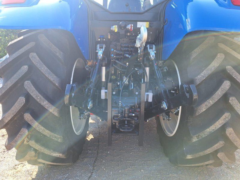 New Holland T6.145 Dynamic Command (Stage V)