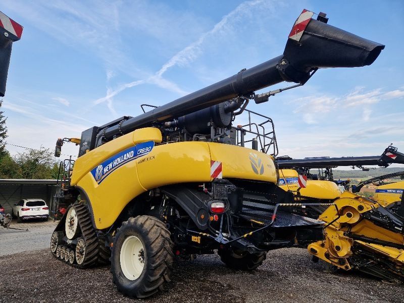 New Holland CR8.90