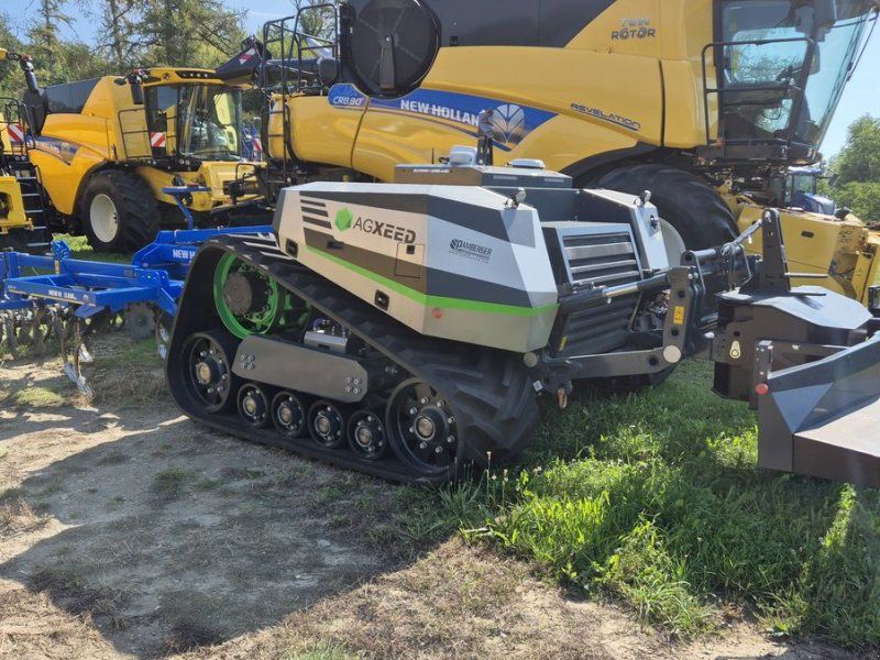 Autonomes Trägerfahrzeug AgXeed AgBot 5.115T2