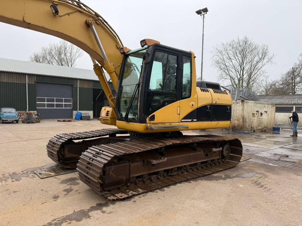 CAT 318 C L
