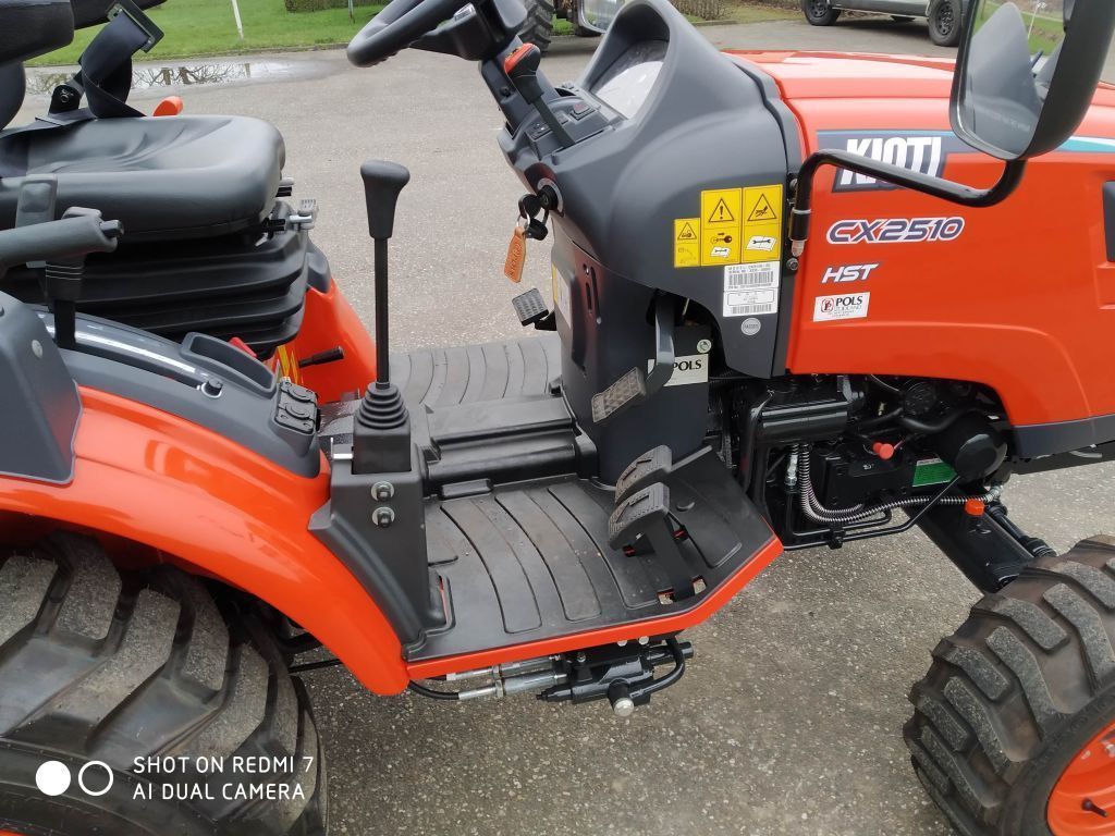 KIOTI CX2510 hst Rops 4wd 25 pk nieuw ACTIE live is to short to buy a boring tractor !! evt met voorlader
