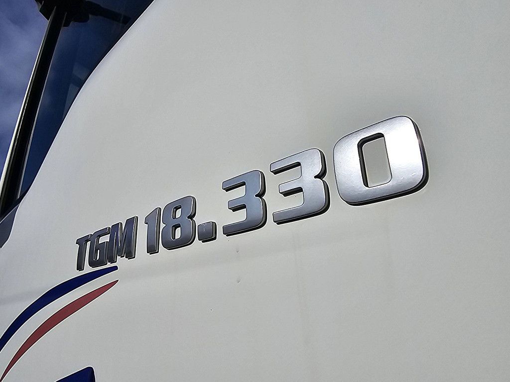 M.A.N. 18.330 TGM doka driving school